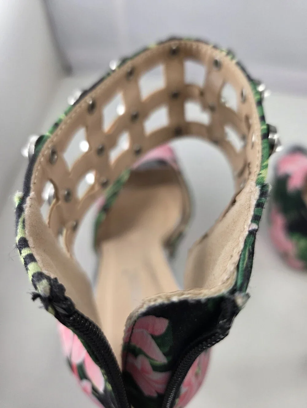 ShoeDazzle Sabella Tropical Floral Rhinestone Platform Heels Size 9.5